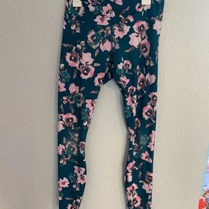 floral pattern blue fabletics leggings